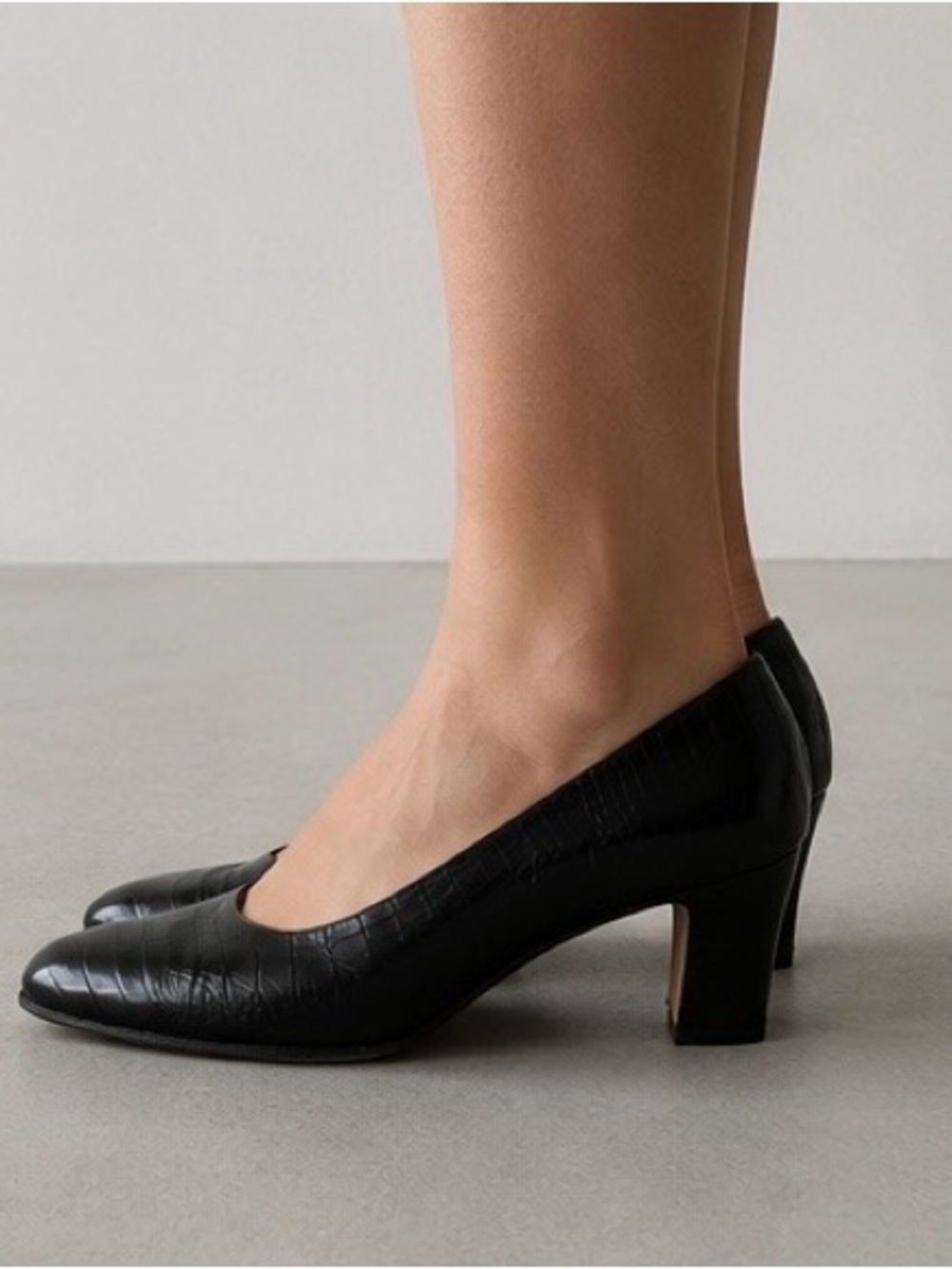 Salvatore Ferragamo Italian Leather Black Croc-Embossed Mid Heel Pumps - Picture 4 of 16